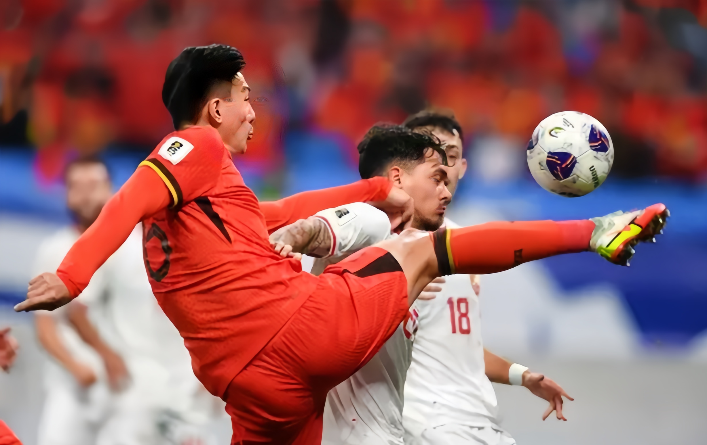 中国球队奋力拼搏，争取更好成绩