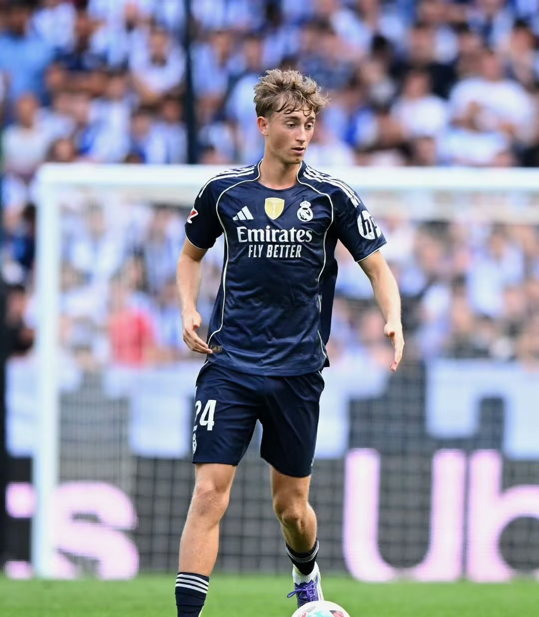 关于皇马客场获胜，小组排名大幅提升的信息